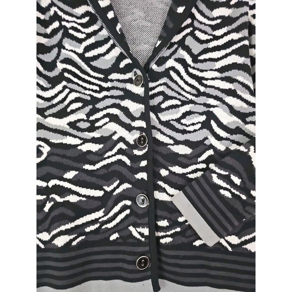 Isaac Mizrahi Live ~Woman Size S~ Black/White Animal Print Button Front Cardigan - Picture 4 of 9